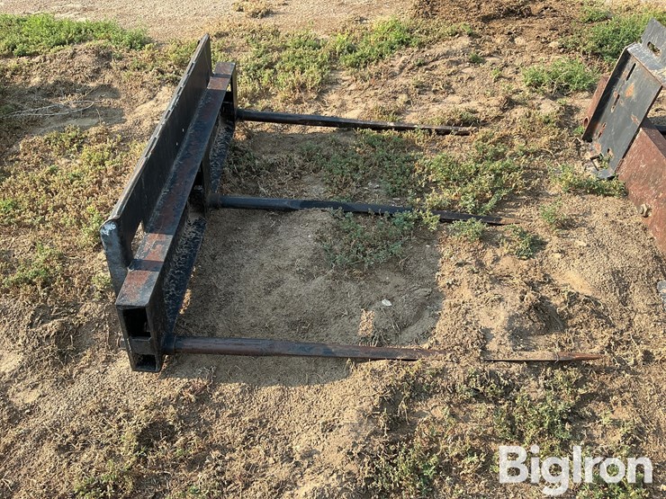 skid-steer-bale-spear-attachment-image-4