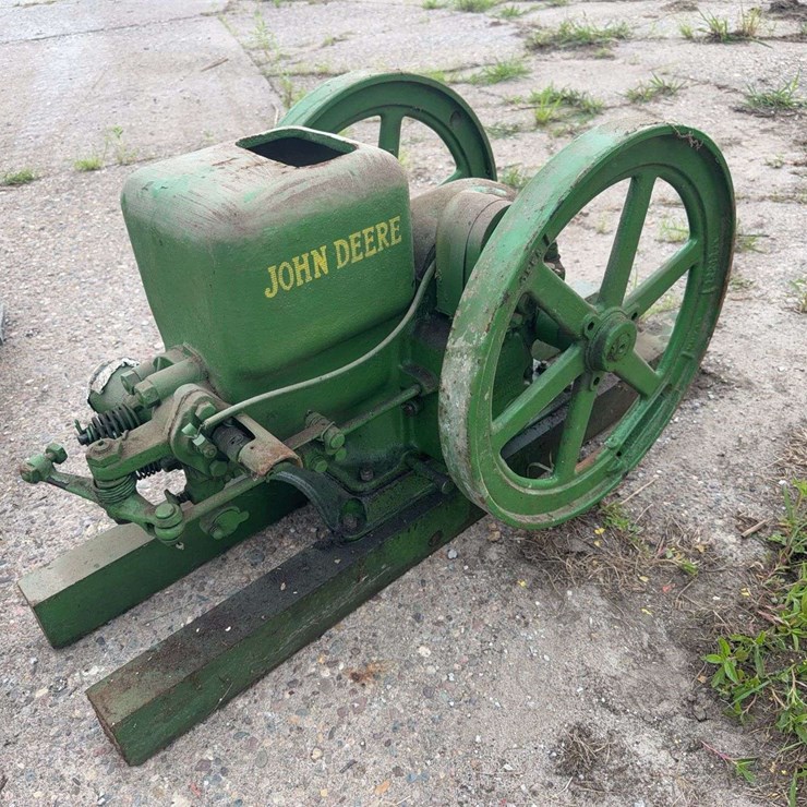 JOHN DEERE 112