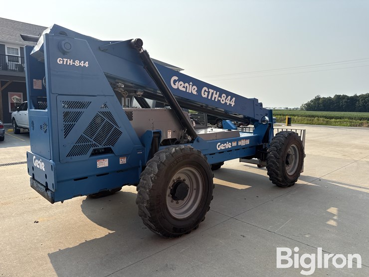 2012-genie-gth844-image-5