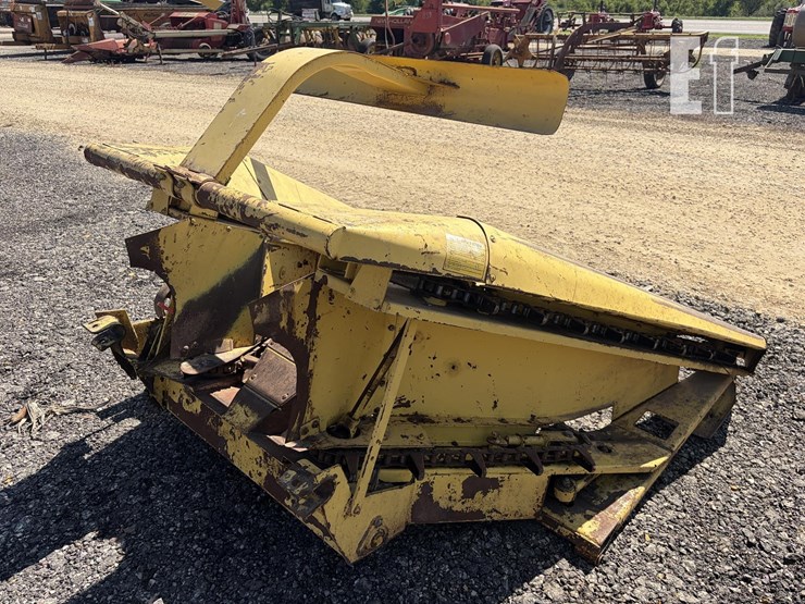 new-holland-880r2-image-3