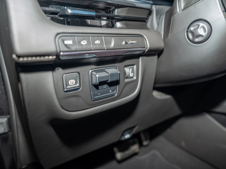 2024-cadillac-escalade-esv-image-43