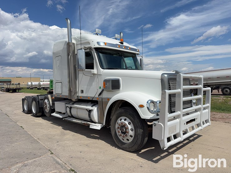 2013-freightliner-coronado-132-image-3