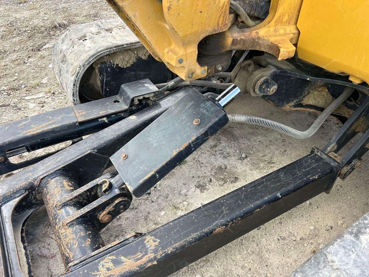 2018-caterpillar-305.5e2-image-10