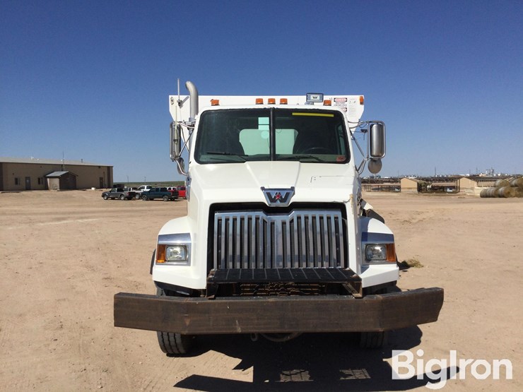 2020-western-star-4700-image-2