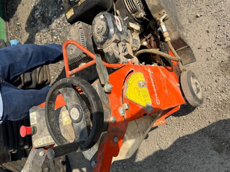 husqvarnq-fs400lv-concrete/asphalt-saw-image-3