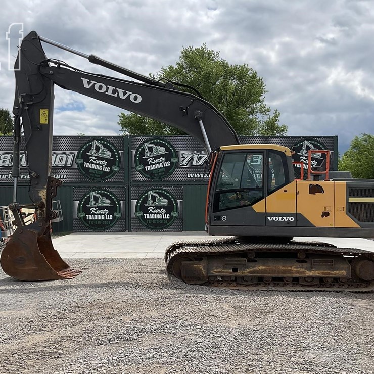 2016 VOLVO EC220EL