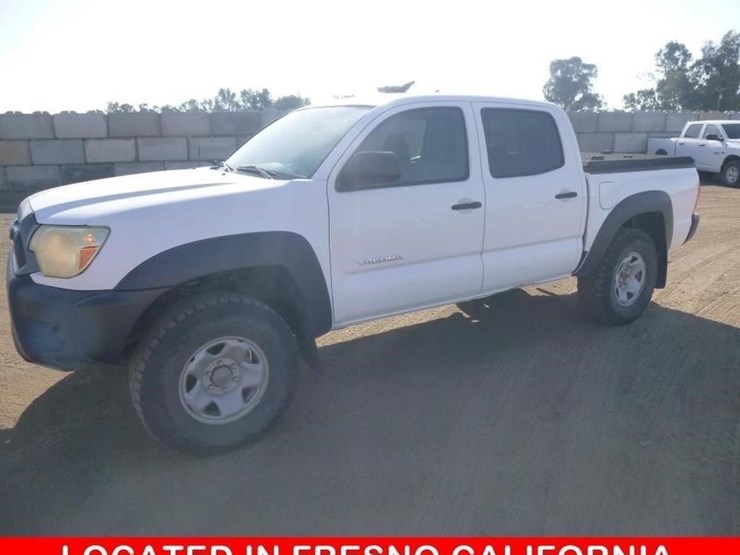 2013-toyota-tacoma-image-1
