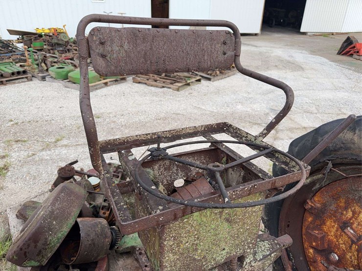 john-deere-b-image-26
