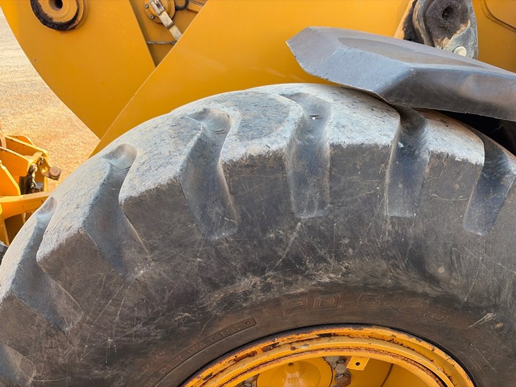 2015-caterpillar-924k-image-3