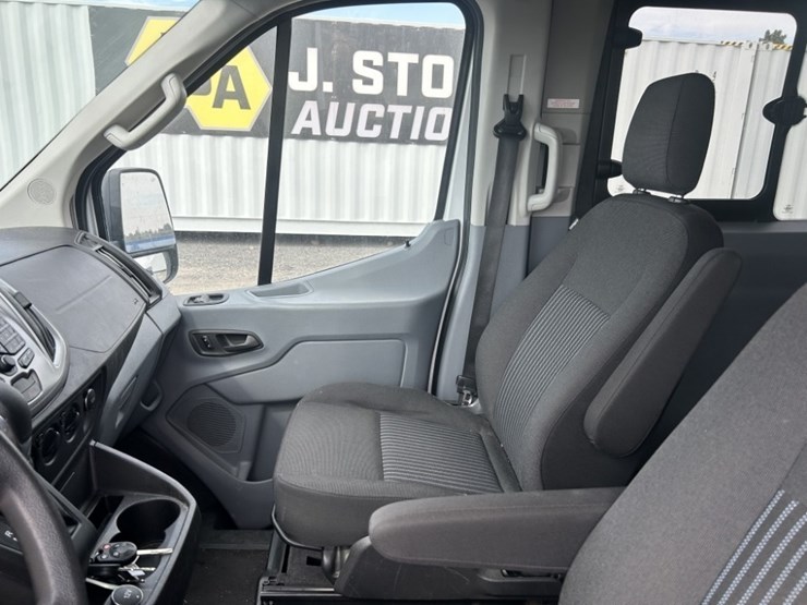 2017-ford-transit-image-14