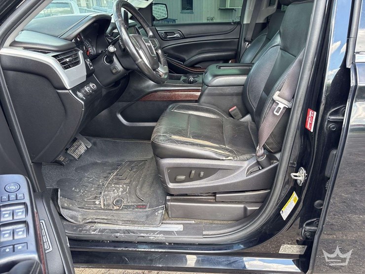 2015-gmc-yukon-image-12