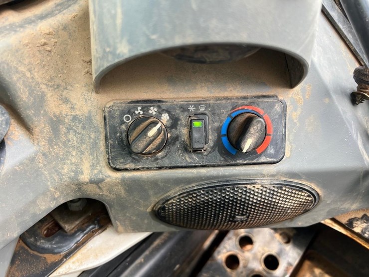 2019-bobcat-t770-image-25