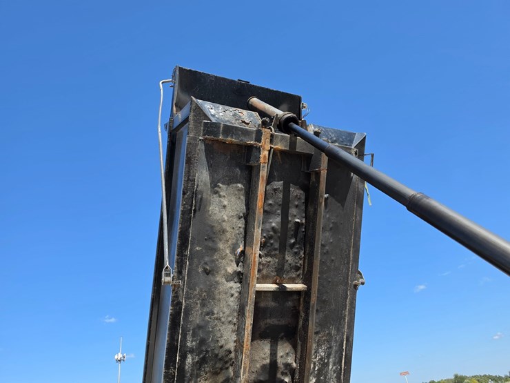 #26510-•-2006-mack-ct713-triaxle-dump-truck-image-32