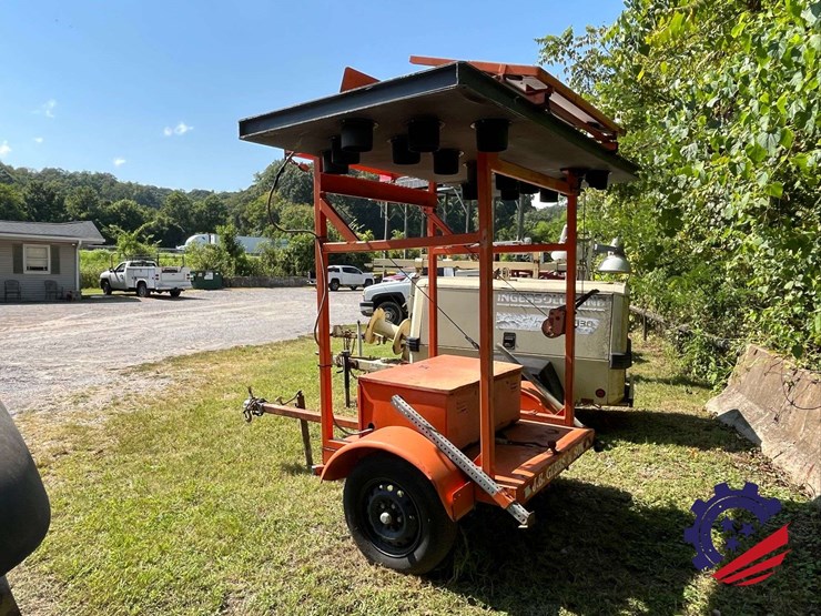 psc-arrowmaster-vi-1500-solar-powered-/-towable-arrow-board-image-2