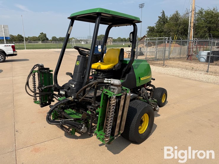 2007-john-deere-3235c-image-1
