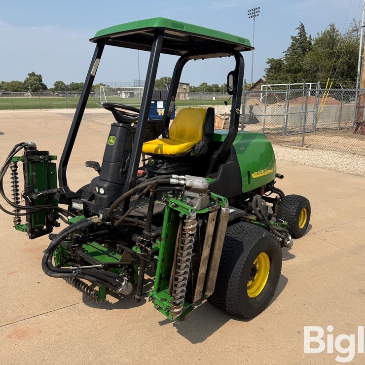 2007 JOHN DEERE 3235C