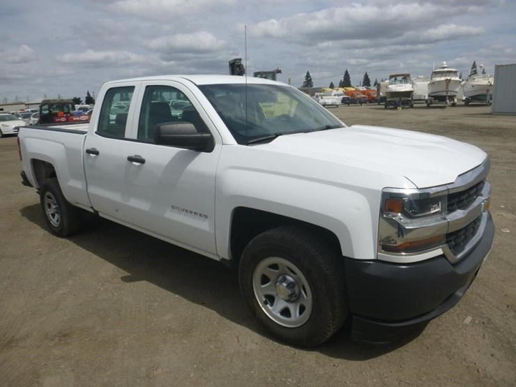 2019-chevrolet-1500-image-2