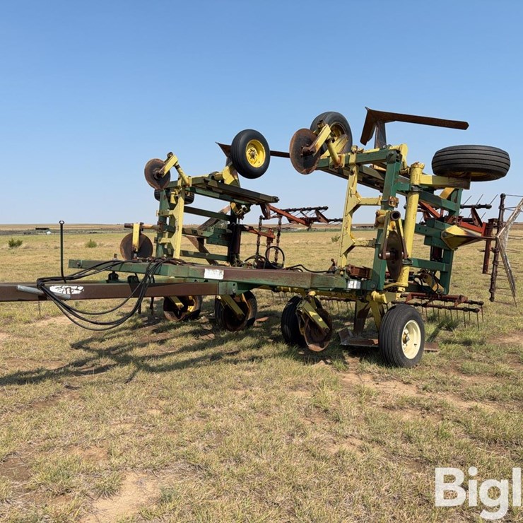 Noble 32’ Field Cultivator
