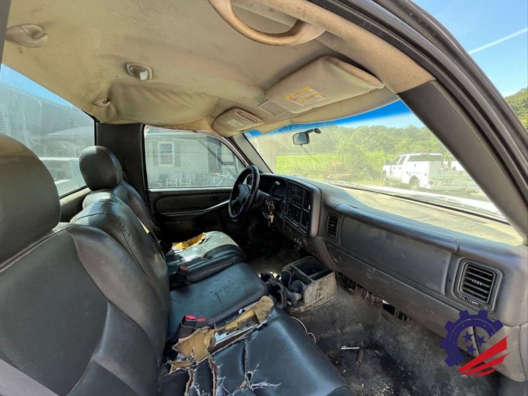 2003-chevrolet-silverado-3500-image-56