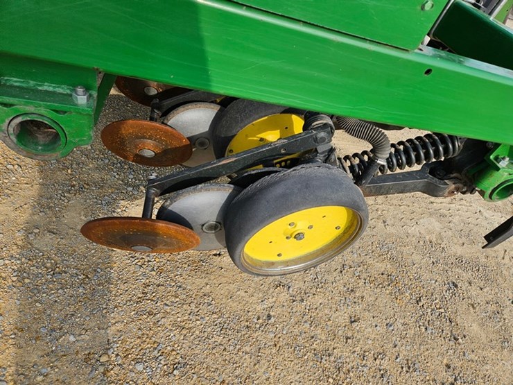 john-deere-750-image-23