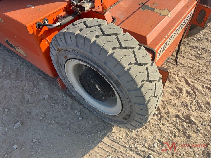 jlg-e300ajp-image-8