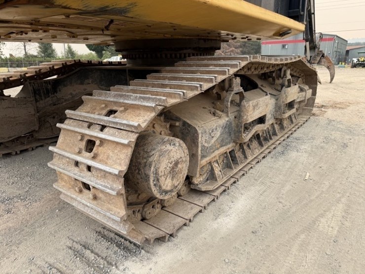 2013-caterpillar-568-image-19