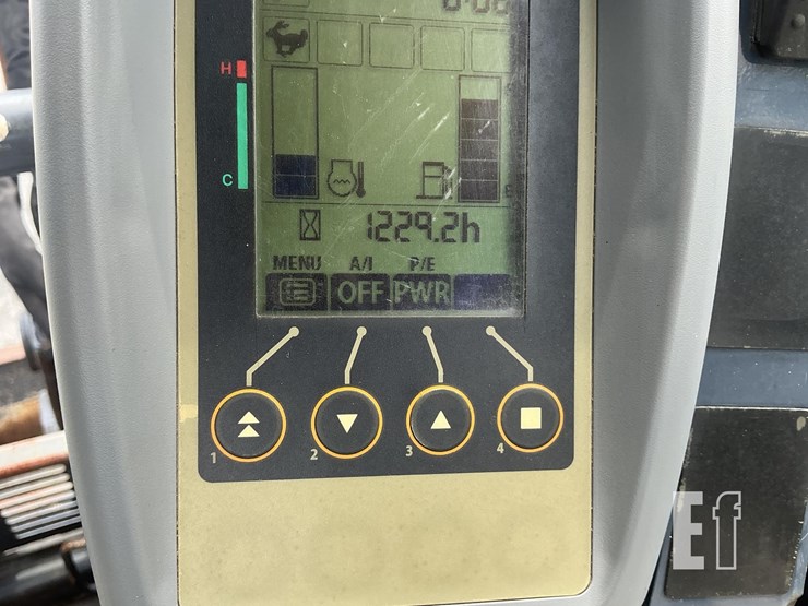 2016-deere-35g-image-16