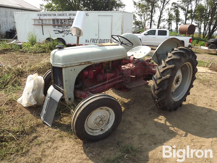 ford-8n-image-1