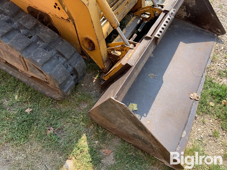 2006-deere-ct322-image-16