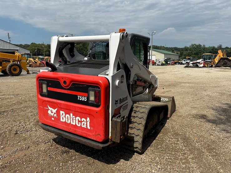 2020-bobcat-t595-image-4