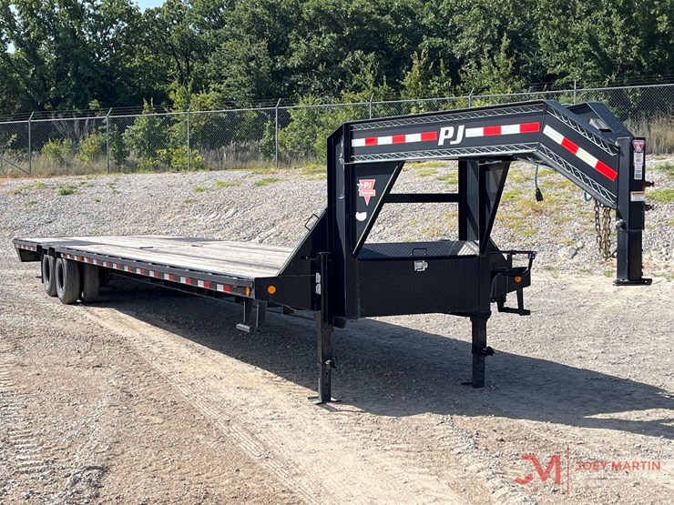 2022-pj-t/a-40'-gooseneck-trailer-image-1