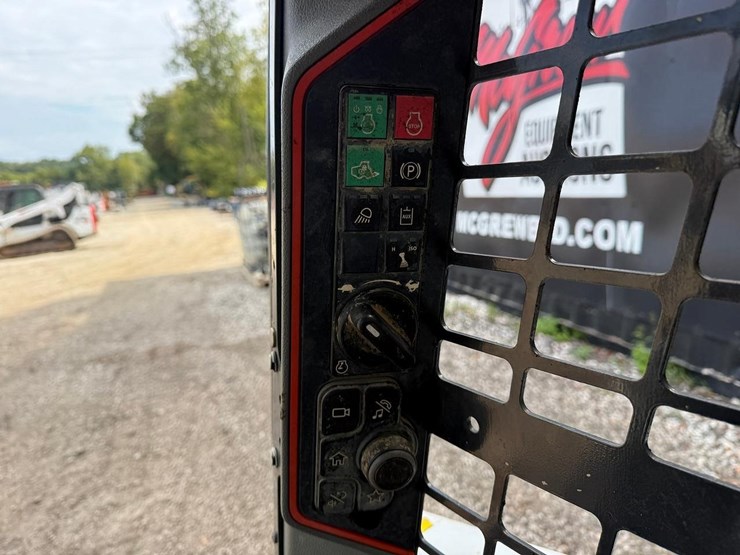 2021-bobcat-t66-image-22