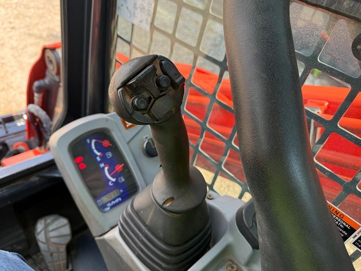 2022-kubota-svl75-2-image-22