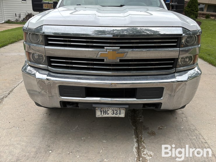 2016-chevrolet-silverado-3500-image-16
