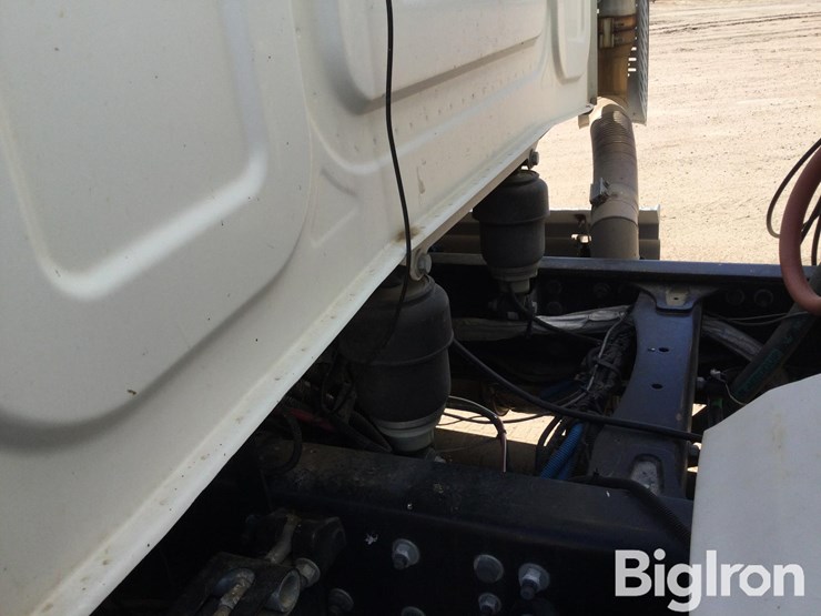 2020-western-star-4700-image-18