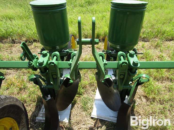 john-deere-71-image-9