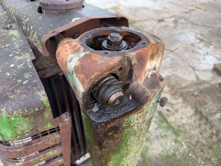 john-deere-b-image-10