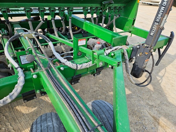 john-deere-750-image-15