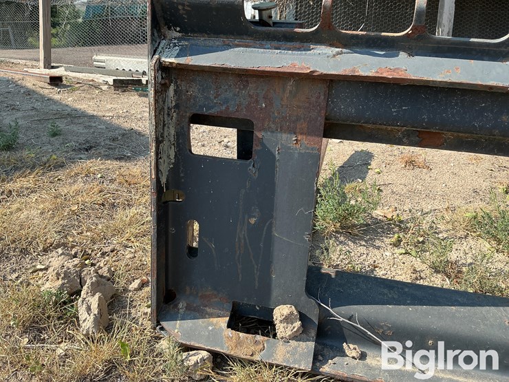bobcat-pallet-forks-image-13