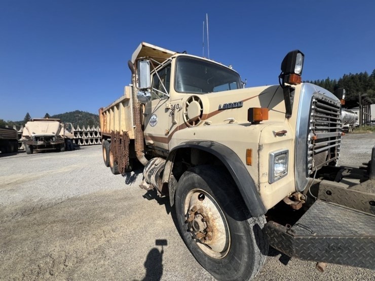 1989-ford-lt9000-image-2