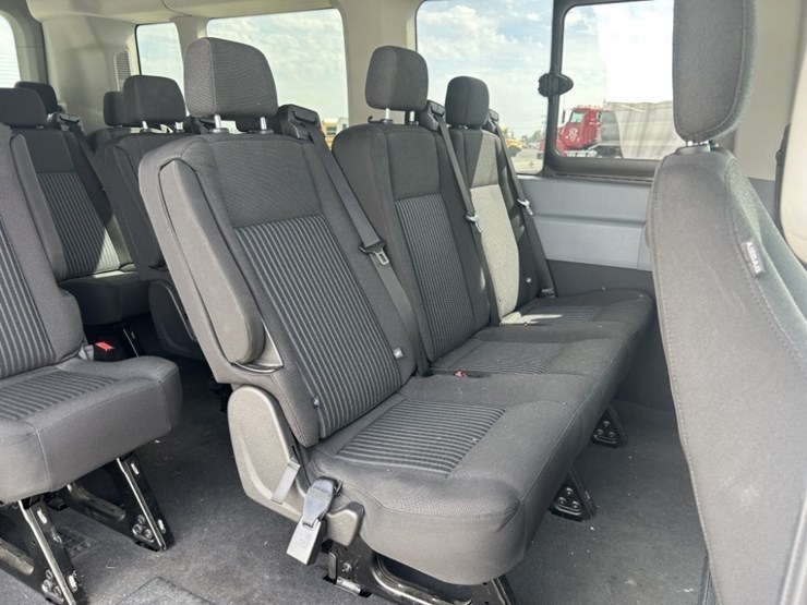 2017-ford-transit-image-26