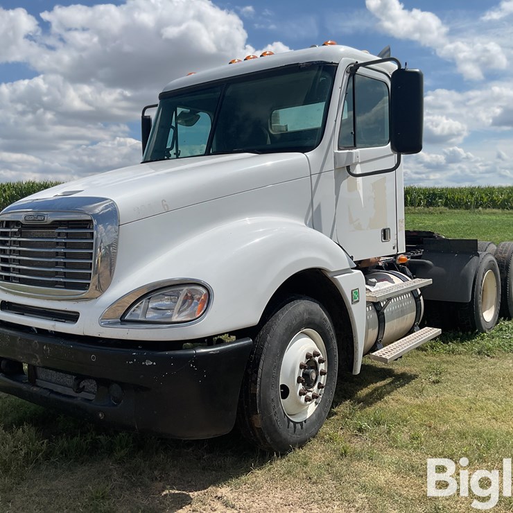 2007 FREIGHTLINER COLUMBIA 120