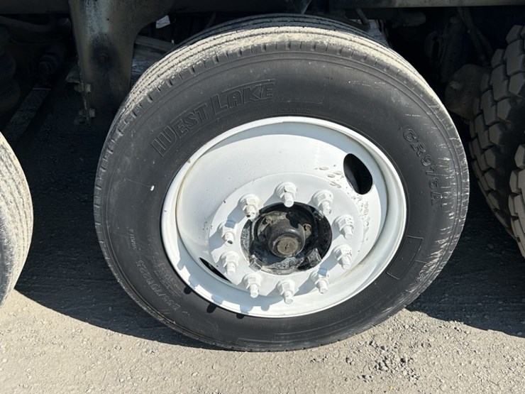 2005-kenworth-w900-image-31