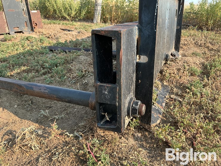 skid-steer-bale-spear-attachment-image-9