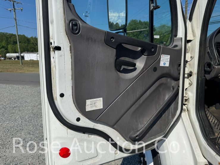 2015-freightliner-m2-112-single-axle-truck-tractor-(saluda,-va)-image-27