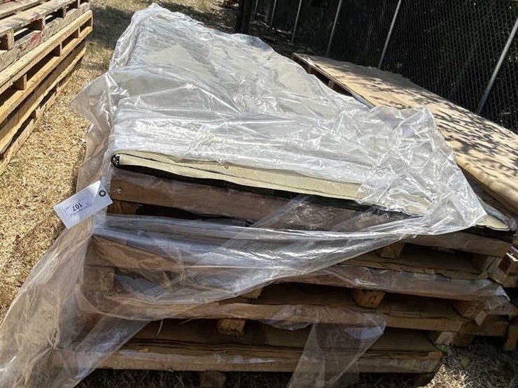 #107-•-(4)-wooden-pallets-52"-x-148-1/2"-x-6-1/2"-image-2