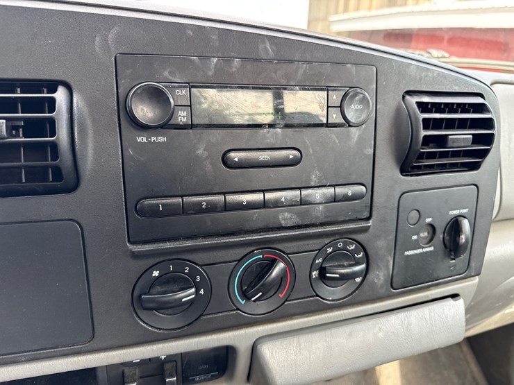 2006-ford-f350-image-17