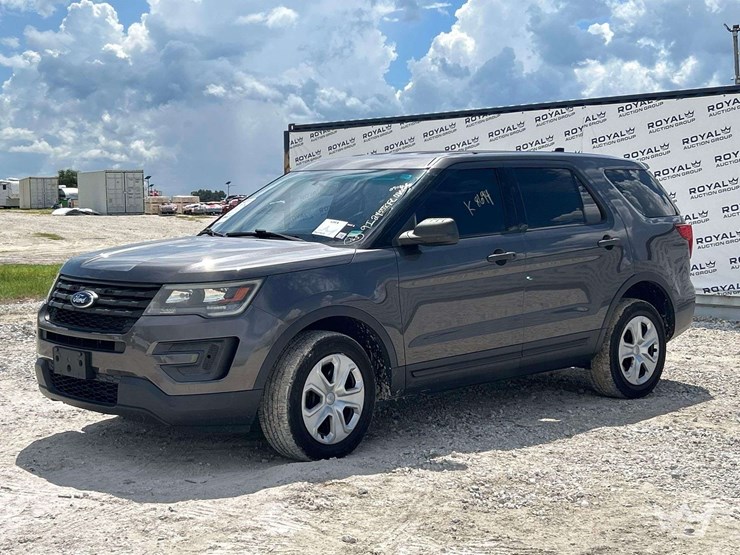 2017-ford-explorer-image-1