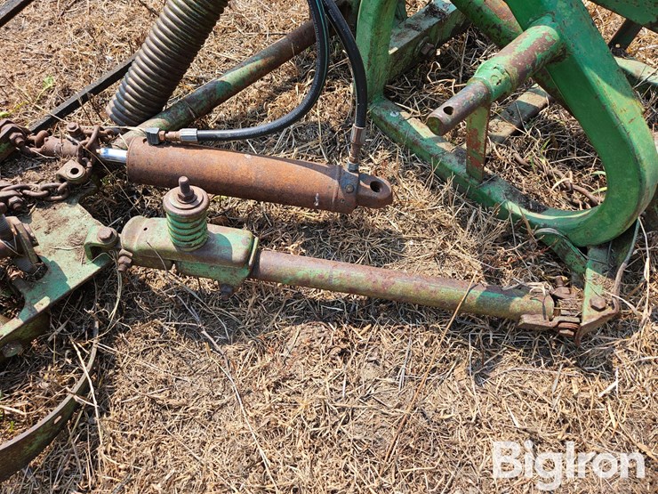 john-deere-350-image-12