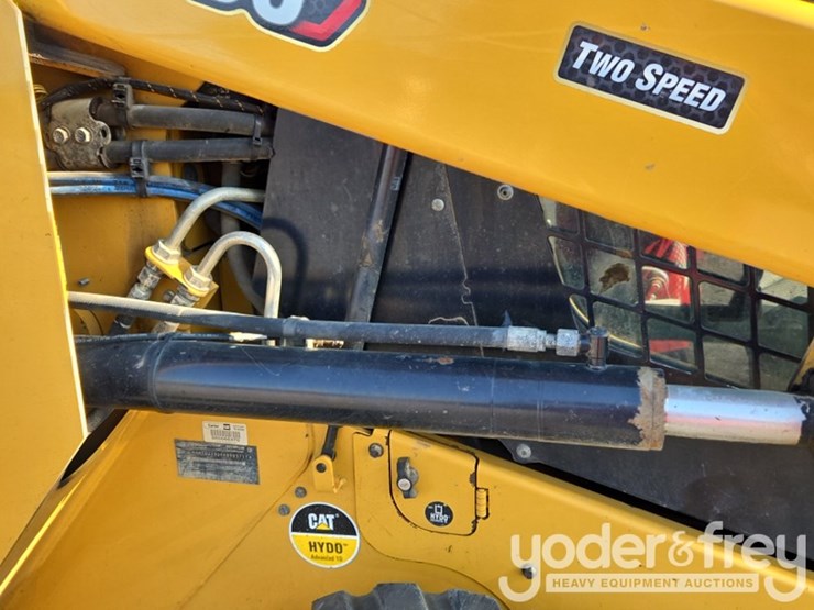 2022-caterpillar-279d3-image-13